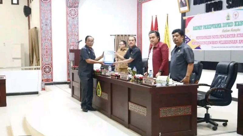 Wabup Samosir Sampaikan Pertanggungjawaban APBD 2025, Pendapatan Daerah Terealisasi Rp 774,57 Miliar