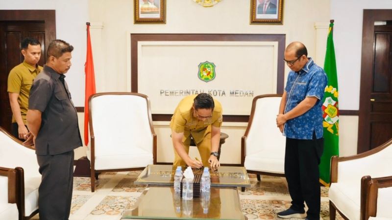 Dukung Keberagaman dan Toleransi, Rico Waas Tandatangani Prasasti Revitalisasi Gereja St Antonius