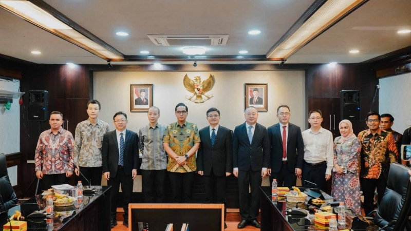 Rico Waas Tawarkan Kerja Sama Pendidikan dan Pengolahan Sampah Jadi Energi kepada Qingyuan