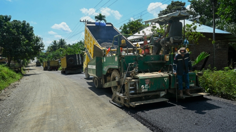 Jalan Hutaimbaru-Sipiongot Mulai Diperbaiki, Ekonomi dan Mobilitas Mulai Menggeliat