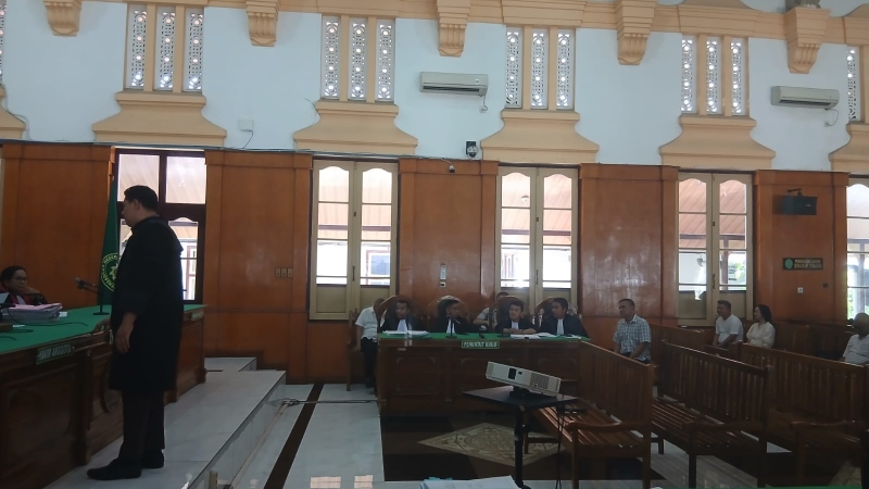 Hakim Perintahkan Jaksa Hadirkan Eks Pj Wali Kota Tebing Tinggi Moettaqien Hasrimy di Sidang Korupsi Smartboard
