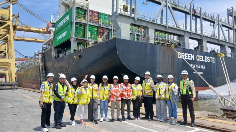 BNCT Kenalkan Operasional Terminal Petikemas kepada Mahasiswa AMI Medan Lewat Vessel Tour