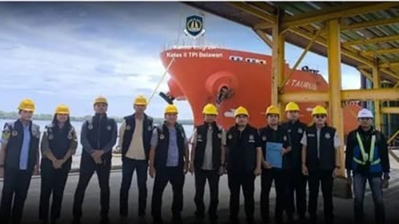 Imigrasi Belawan Periksa ABK Kapal Asing Pastikan Kepatuhan Dokumen Keimigrasian