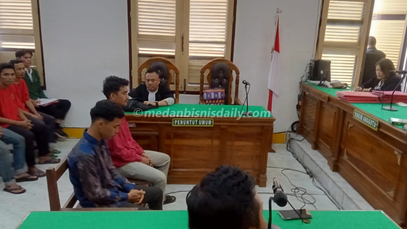 Hakim Beri Pemaafan, 2 Terdakwa Pembeli 20 Liter Pertalite Bersubsidi dengan Jeriken Tak Dipidana