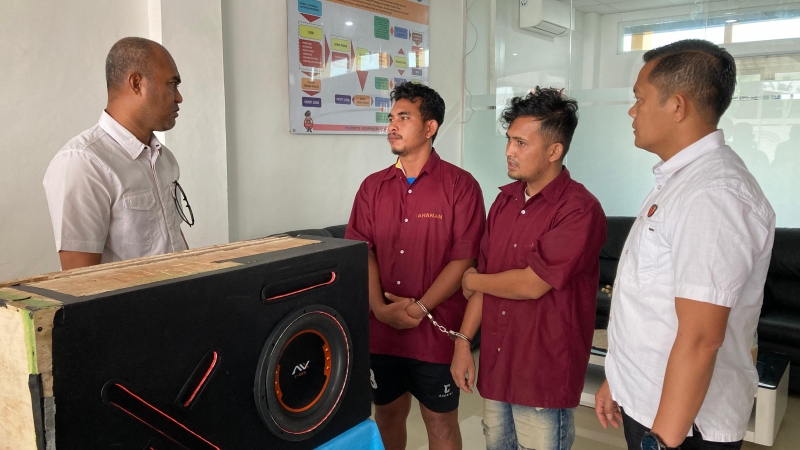 Diupah Rp50 Juta, 2 Kurir Gagal Selundupkan 25 Kg Sabu dalam Speaker Mobil ke Jambi