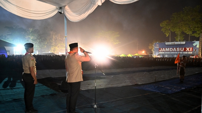 Gubernur Bobby Nasution Bermalam Bersama Ribuan Pramuka, Api Unggun Kobarkan Semangat Jamdasu XI